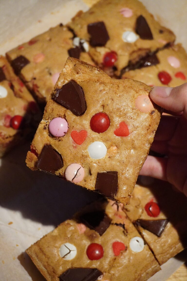 Valentine’s Cookie Bars